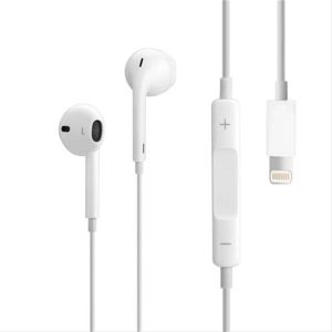 gr_apple-earpods-with-lightning-connecto_184946_0